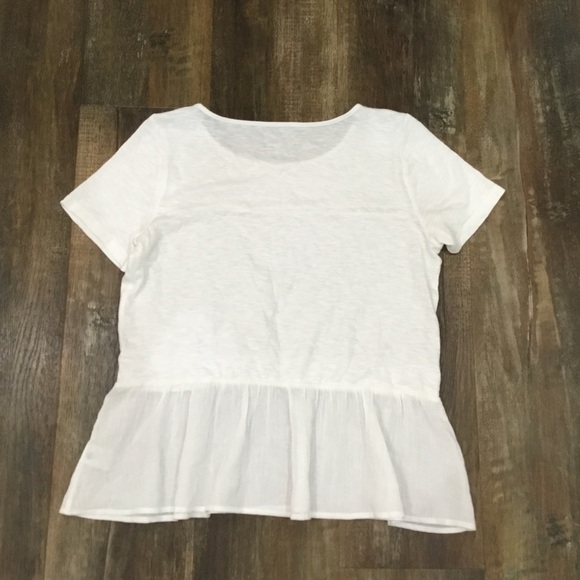 𝅺talbots 🔥 white pull over T-shirt with ruffled hem size petite medium - Picture 1 of 4